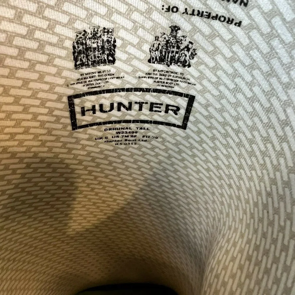 Womens Hunter Original Tall Black Waterproof Rain Wellington Boots Size 7 M EUC - Picture 6 of 6